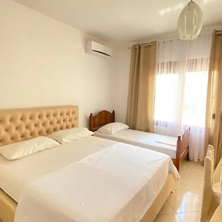 Apartment Apartament Radhime